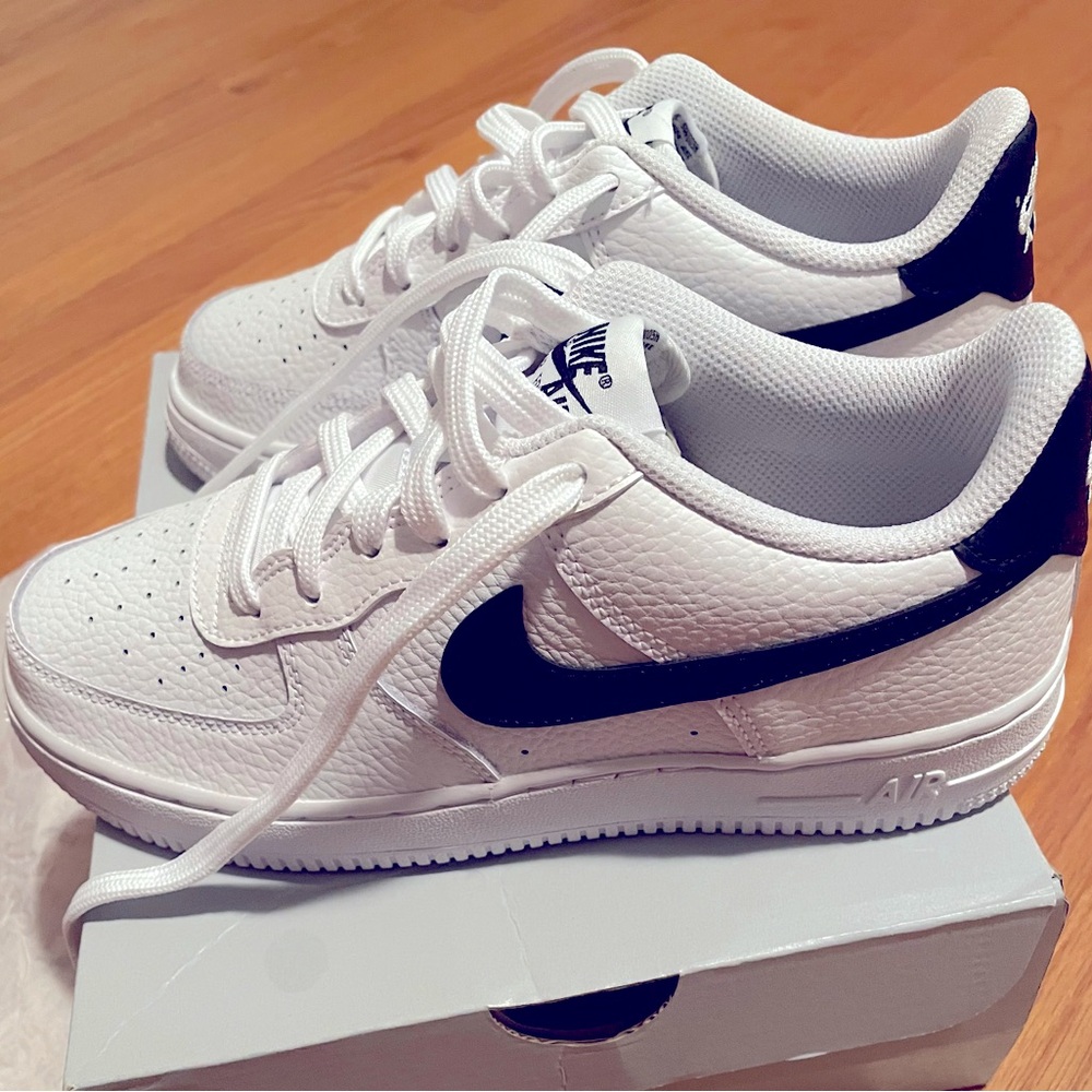 Size 5 youth - white/black Nike Air Force 1 sneakers